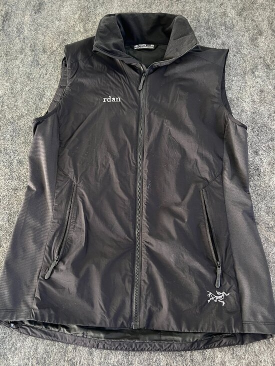 Arc'teryx Jackets & Blazers - Arc'teryx Atom LT Vest Black Womens Medium Coreloft Insulated Lightweight Soft